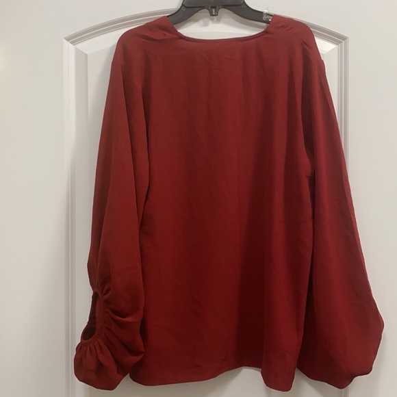 Women’s lightweight maroon/red top - Picture 7 of 8